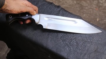 Forging a Seax Bowie.