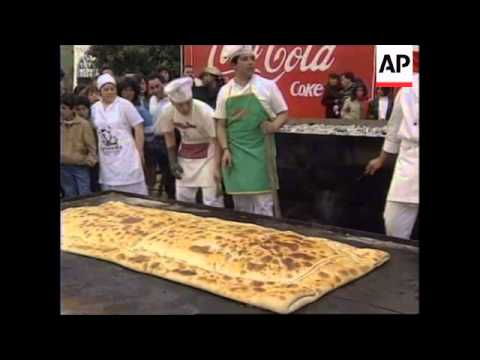 CHILE : RECORD FOR BAKING THE LARGEST TRADITIONAL MEAT PIE