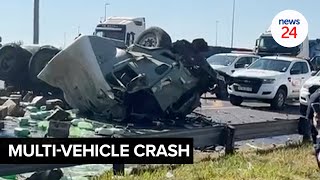 WATCH | Tragic multi-vehicle collision claims lives on N12 Freeway in Bedfordview Resimi
