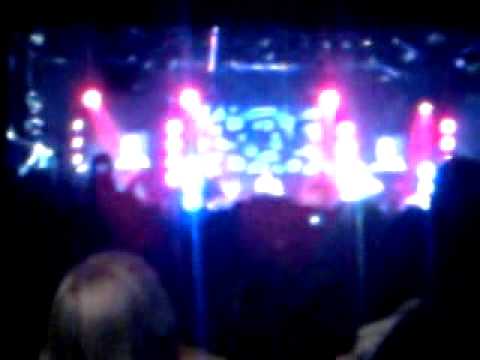 really short and bad clip of utada in hawaii