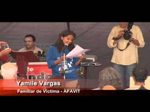 (EmisiÃ³n: 11 de noviembre de 2008) El equipo periodÃ­stico de ContravÃ­a estuvo en Trujillo, municipio del Valle del Cauca, donde en 1990 ocurriÃ³ una masacre a manos de paramilitares, narcotraficantes y Fuerza PÃºblica. 18 aÃ±os despuÃ©s la ComisiÃ³n Nacional de Memoria HistÃ³rica presentÃ³ el informe "Trujillo: una tragedia que no cesa", como parte de la conmemoraciÃ³n de los trÃ¡gicos hechos de violencia entre los aÃ±os 1988 y 1990, en una macabra alianza entre paramilitares, narcotraficantes y Fuerza PÃºblica. Los familiares de las vÃ­ctimas hablan sobre los abominables crÃ­menes de los que fueron testigos. El coronel del EjÃ©rcito Alirio Antonio UrueÃ±a es el principal responsable; a Ã©l se le adjudica la utilizaciÃ³n, por primera vez, de la motosierra para torturar y asesinar, descuartizando a las vÃ­ctimas. Los habitantes siguen luchando por la verdad, la justicia y la reparaciÃ³n de las vÃ­ctimas. AdemÃ¡s, por encontrar a las personas desaparecidas, para que la impunidad no sea la ganadora.