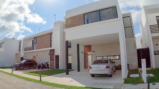 Modern New Houses for Sale in Playa del Carmen in an Upper-End Neighborhood