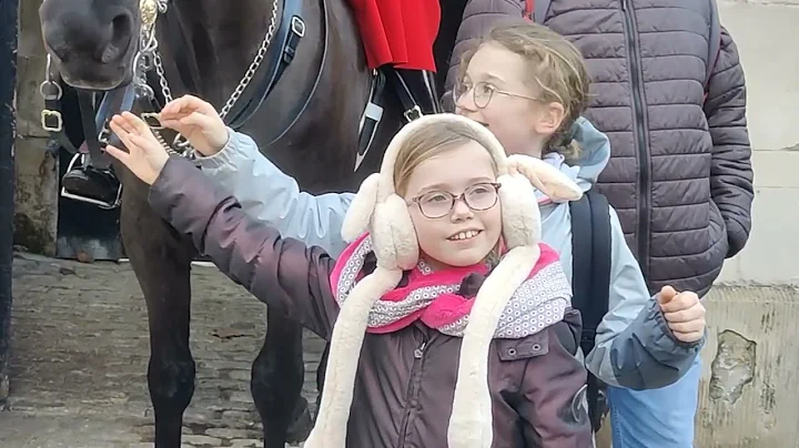 Touch of Kindness: When the king’s Guard special little girls