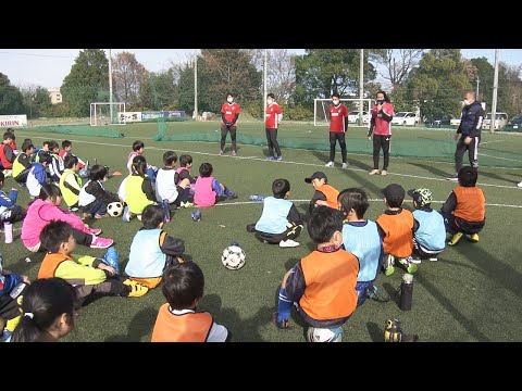 ワールドカップ初出場に導いた元日本代表　岡野雅行さんらが松阪でドリブル指南