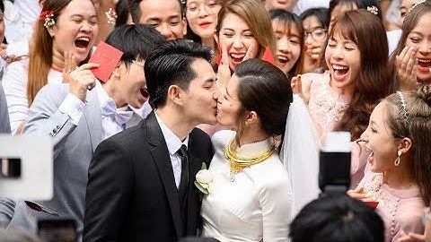 Đông Nhi hôn Ông Cao Thắng nồng nàn trong lễ rước dâu khiến mọi người vỡ òa