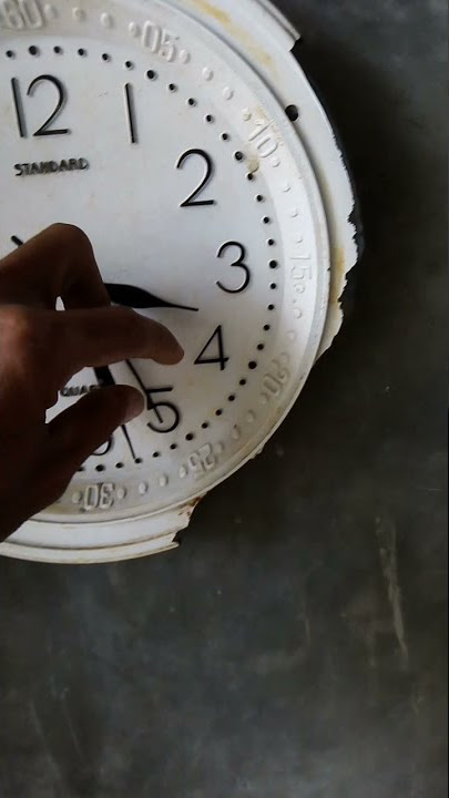 jam dinding berputar cepat suara keras