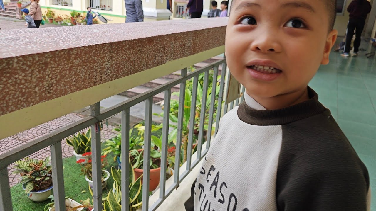 Đi đón anh Hấu sớm