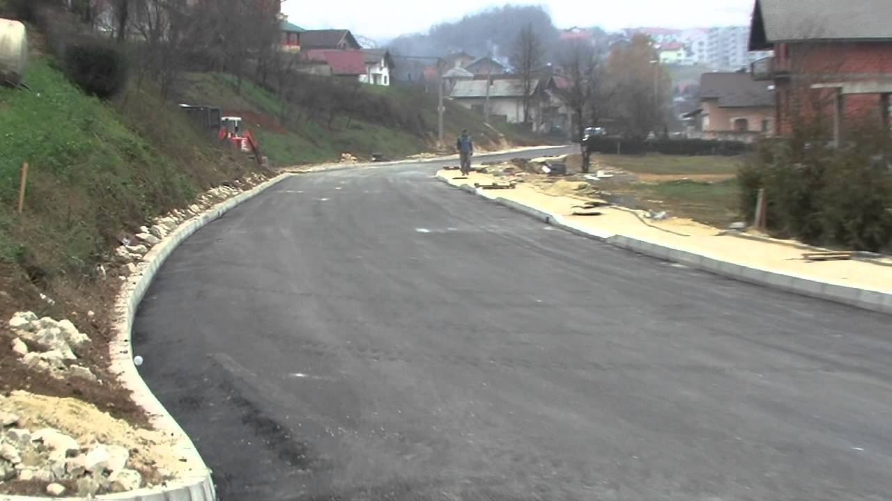 Završen prvi sloj ceste u drugoj etapi u Zagradu