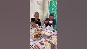 Bữa Cơm Đạm Bạc Nhà Sui Gia Tuy Nghèo Nhưng Đầy Nghĩa Tình. #XuânThảo