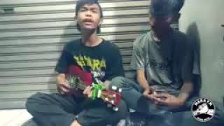 Istana Bintang Versi Anak Pank Rock Jalanan