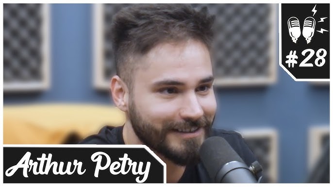 ♔ Monark on X: Estamos ao vivo com Arthur Petry! Arthur Petry é dono da  Saco Cheio TV, host de trossentos podcasts como o À Deriva, Tarja Preta FM,  e é o