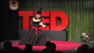 Download lagu Tom Black: A yo-yo champion unleashes his tricks