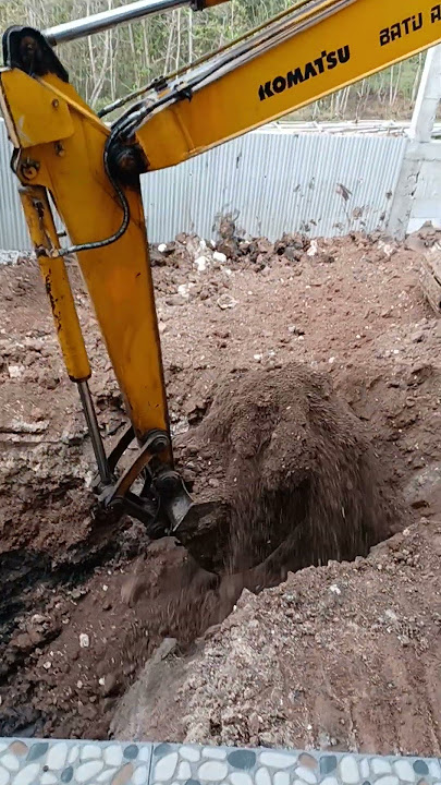 Eksavator Excavator Bego mempermudah pekerjaan pengerukan tanah #eksavator #excavator #proyek #bego