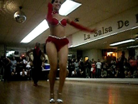 Puerto Rican Salsa Dancers - CRAZY SALSA MOVES!!! Part2