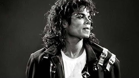 Michael Jackson - Bad (Bad Tour) (Montpellier, France) (Snippet) (Remastered Quality) 60fps