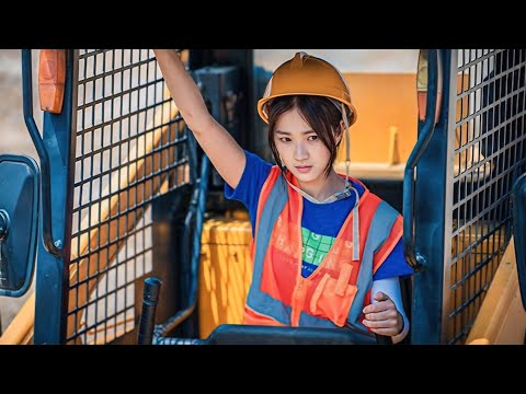 شابة كورية صغيرة بالعمر تعمل ع مدار الساعة لانها تحملت مسؤولية تربية طفل صغير لوحدها