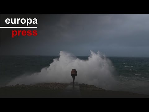 Activada la alerta roja en todo el litoral gallego al esperarse olas de nueve metros