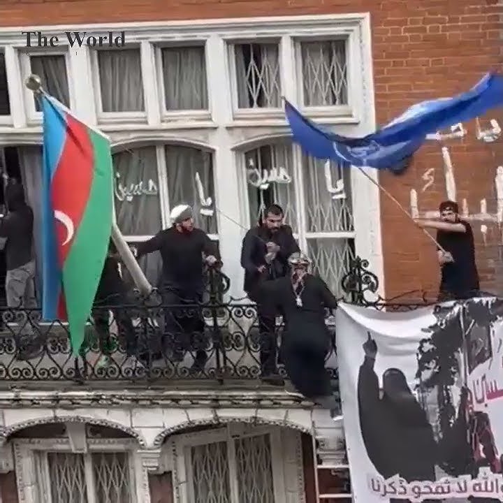 LONDON-Religious radicals seized the Azerbaijan Embassy and attacked the Azerbaijani flags.