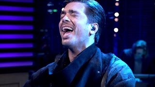 Video thumbnail of "Waylon zingt I Want To Know What Love Is - RTL LATE NIGHT"
