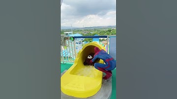 Spiderman Fast Water Slides Jumps Ragdoll! 😱 #waterpark
