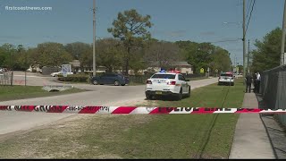 Police searching for gunman who shot victim near several Duval County schools Friday morning