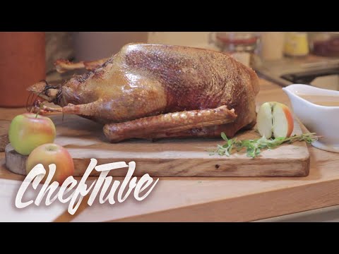 Vidéo: Comment faire cuire délicieusement une oie juteuse au four