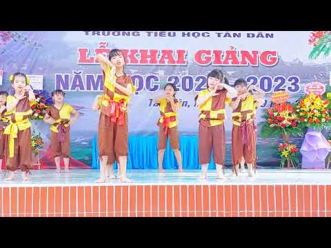Tiết mục nhảy: Trạng tí - Học sinh trường Tiểu học Tân Dân