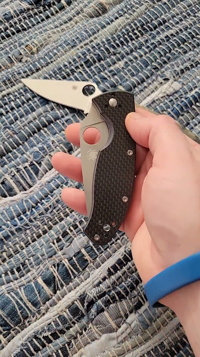 Spyderco PM 2 & Tenacious in carbon fiber. Today's carry. #spyderco #pm2 #tenacious #edc