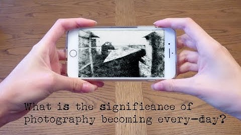 Reflective Web Media Creation - Digitisation and Convergence of Photography.