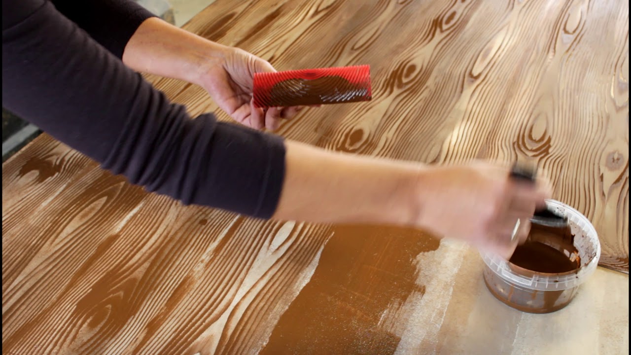 Как да работим с Тебеширена боя и как да постигнем ефект на дървесната  шарка. - YouTube