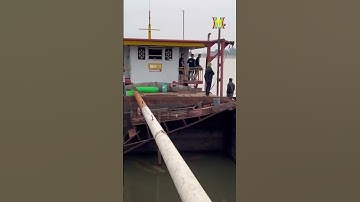 Tàu hút cát trái phép công suất lớn trên sông Hồng