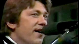 Terry Kath and Chicago in the New Year's Rockin' Eve special, 1975