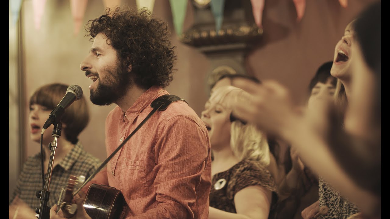 在 YouTube 上观看 José González - Leaf Off / The Cave (Official Music Video) 在 YouTube 上观看 José González - Leaf Off / The Cave (Official Music Video)