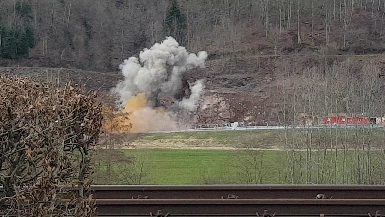 Erste Sprengung Winden im Elztal - YouTube