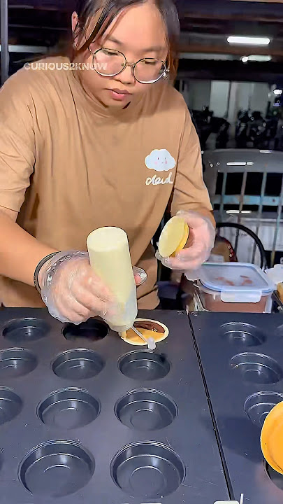 BEAUTIFUL GIRL Makes JAPANESE🇯🇵 OBANYAKI with CHOCOLATE 🍫 & PEANUT BUTTER in KL NightMarket!🇲🇾