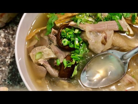 VIETNAMESE CHICKEN GLASS NOODLE SOUP