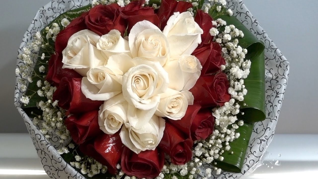 Making Heart Shaped Hand Tied Rose Bouquet 