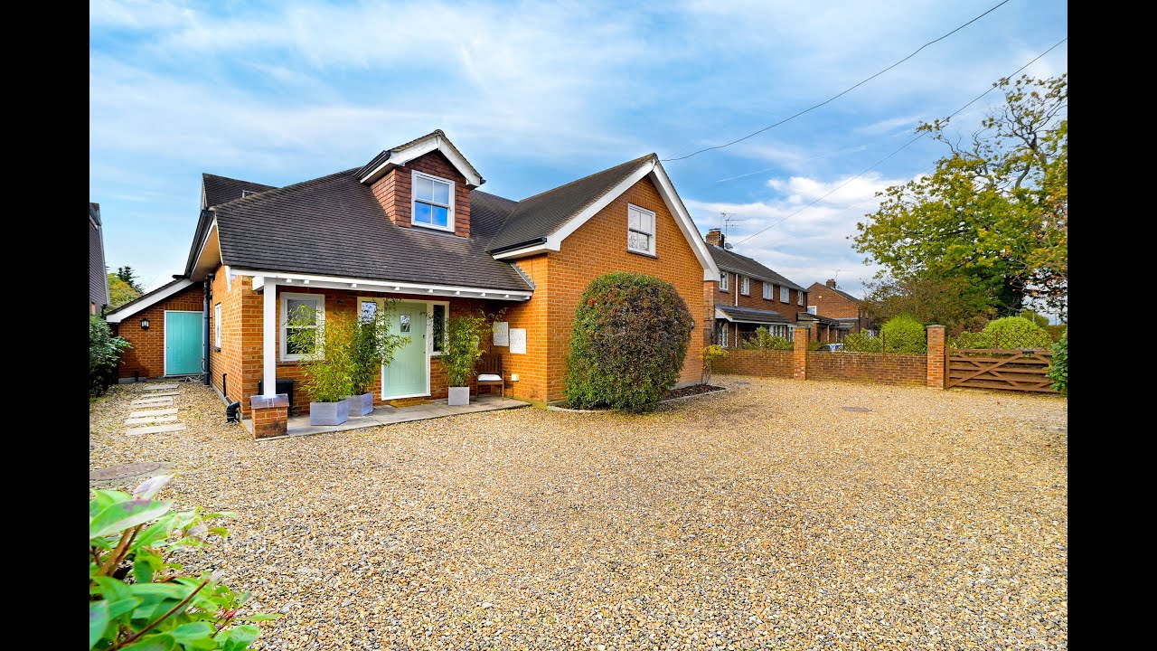 For Sale 4 Bedroom Detached House, Ascot Chewton Rose Estate Agents