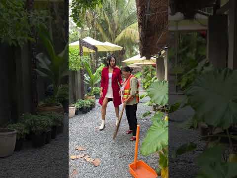 NR-She Respected The Unseen #NhiReal #Kindness #Humanity #RespectAll #YouTubeShorts#viral#trending