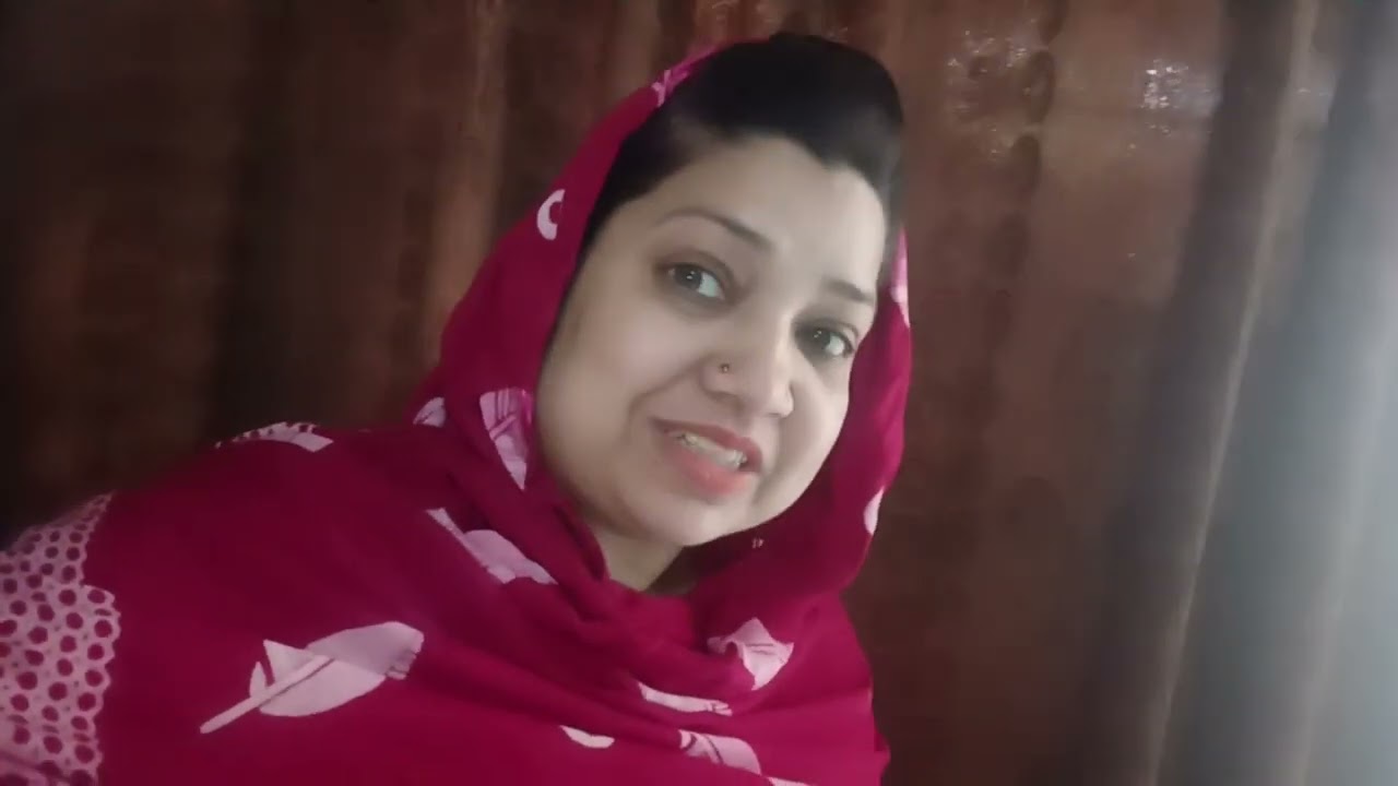 Maine banaya matar pulao 😋😋🥹#cooking#blog#viral video#ayra Khan