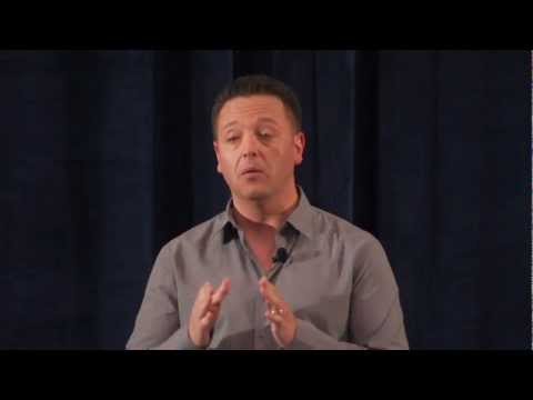 Video: John Edward Net Worth: Wiki, Ndoa, Familia, Harusi, Mshahara, Ndugu