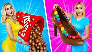 تحدي الطعام الحقيقي مقابل الشوكولاتة | تناول حلوى الشوكولاتة العملاقة ! اختبار مجنون ل ٢٤ ساعة