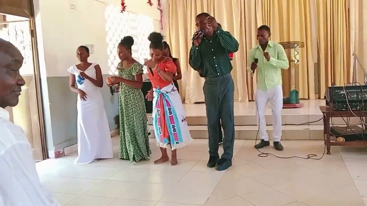  Amenituma kwa vilema wenye kuvunjiKa moyo Wana tumaini -@mytruelightchurch @agapegospelband 