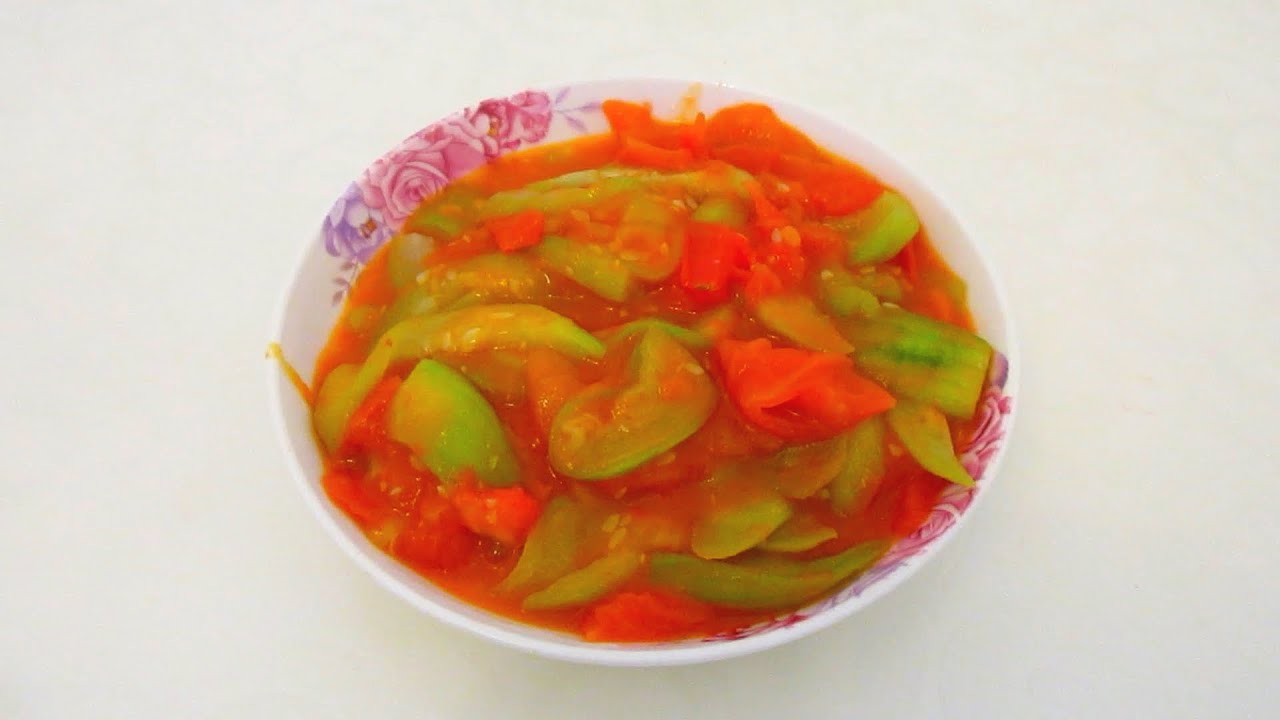 丝瓜炒番茄 - Fried towel gourd and tomato - Chinese cooking videos | Aaron Sawich