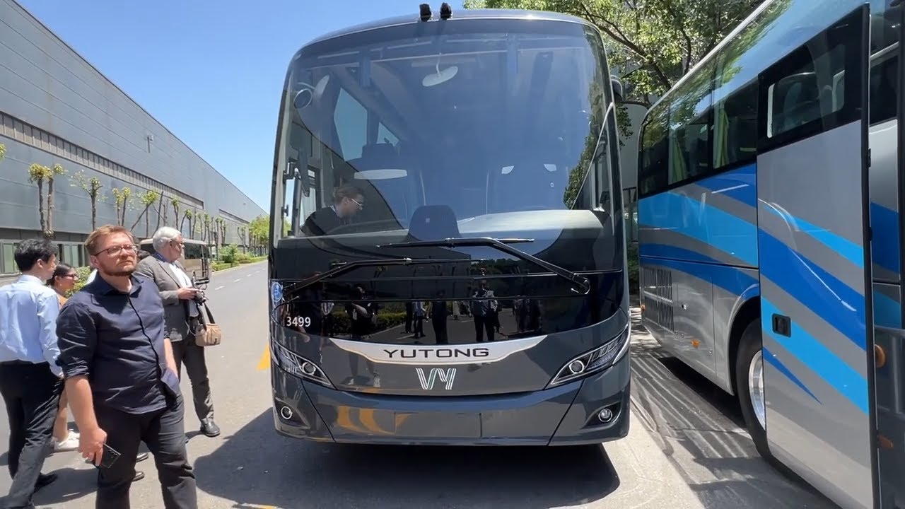 New Yutong T 14 e Coach (2024) Walkaround - Yutong Bus Factory Zhengzhou China