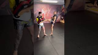 60 Seconds Muay Thai Training - Faster and Stronger Left Body Kicks with Panicos Yusuf