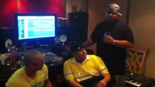 Wisin, Franco y Oneill en los estudios de Street Kingz trabajando en "La Verdadera Maquina"