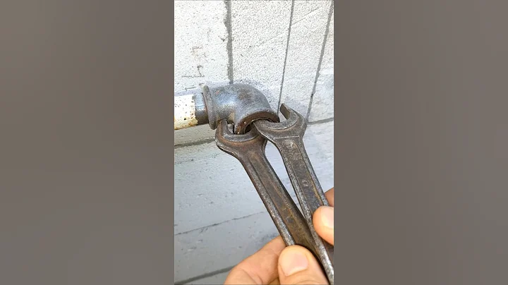 Amazing DIY Plumbing Tricks! How to Remove Broken Faucet Threads from a Pipe #diy #plumbing #tricks