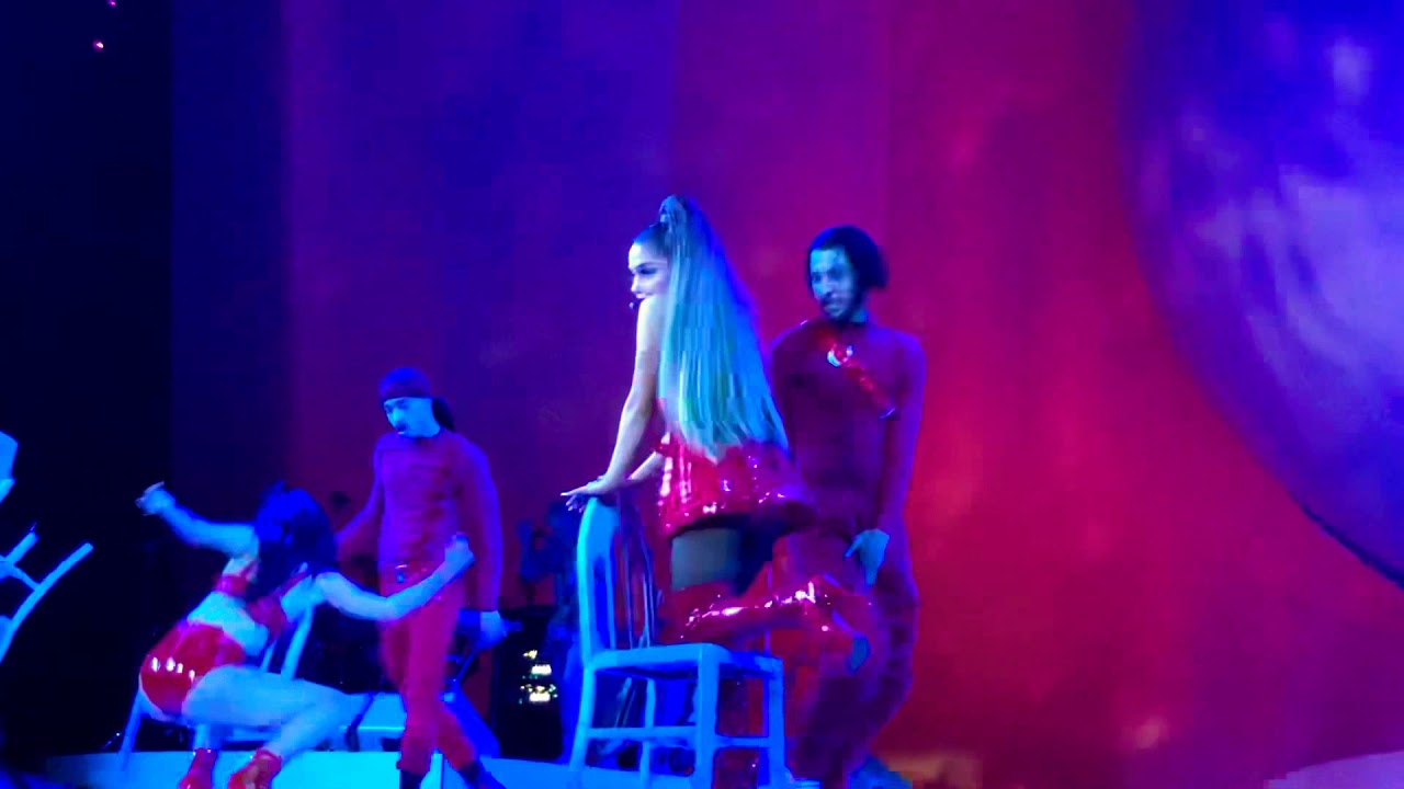 Ariana Grande Break Up With Your Girlfriend Im Bored Live At Sweetener World Tour Hd