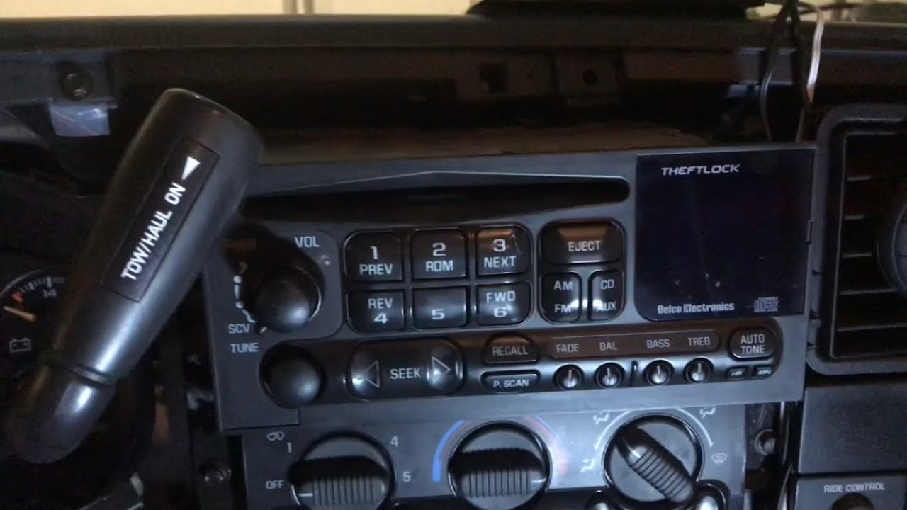 How to remove and install a radio Chevy Silverado - YouTube